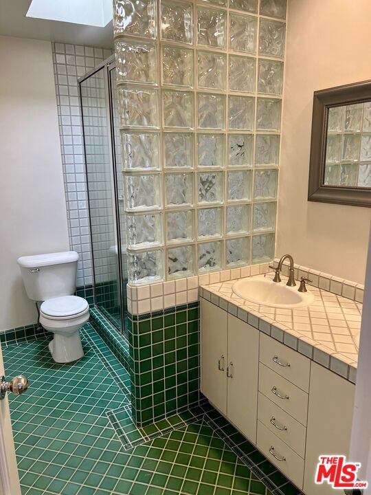 1586 Palisades Drive, Pacific Palisades CA: https://media.crmls.org/mediaz/e55ebfa4-f58b-473a-91df-c54e92775361.jpg