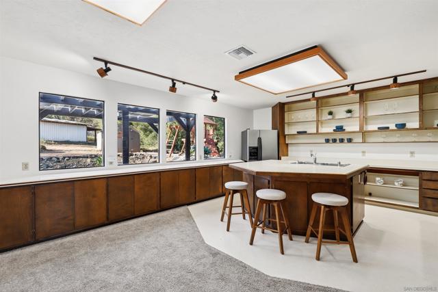 1722 Tierra Libertia Rd, Escondido CA: https://media.crmls.org/mediaz/e55f6495-13ec-4adf-b7b9-23234b5f1f1b.jpg