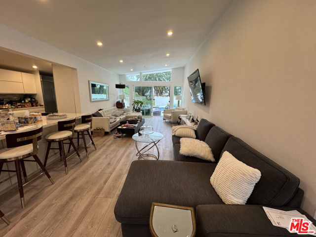 18101 Karen Drive, Tarzana CA: https://media.crmls.org/mediaz/e55fb002-57e0-4fd8-891f-f490a89a9b74.jpg