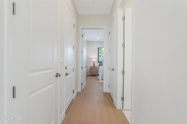 252 Capri Drive, Simi Valley CA: https://media.crmls.org/mediaz/e55fd51b-bd8f-4411-93cb-39a95ecd978f.jpg