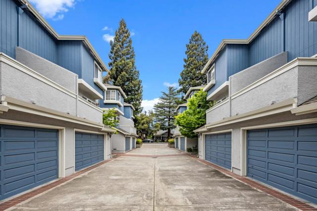 8 Arch Street, Redwood City CA: https://media.crmls.org/mediaz/e560546f-c2c8-4011-9dc9-b53651add010.jpg