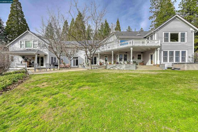 11417 Red Dog Rd, Nevada City CA: https://media.crmls.org/mediaz/e560b22d-eb4a-4bcc-82ee-92d3d86b66b0.jpg