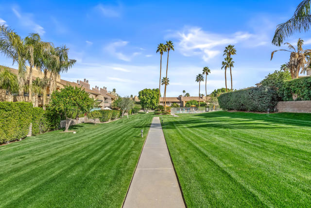 157 Calle Bravo, Palm Springs CA: https://media.crmls.org/mediaz/e560faf6-27b3-4b57-be15-ad0b9843187c.jpg