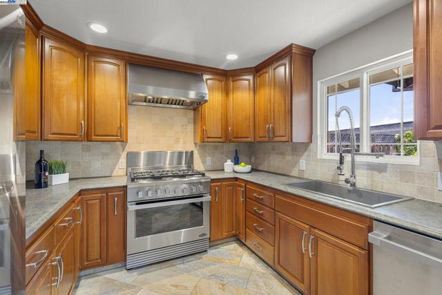 5706 Willkie Pl, Fremont CA: https://media.crmls.org/mediaz/e5611d4a-6842-47f4-81a2-5a19934f8dea.jpg