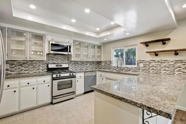 Detail Gallery Image 17 of 40 For 1019 Highland Dr, Vista,  CA 92083 - 3 Beds | 2 Baths