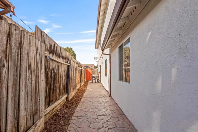 961 Alder Street, Hollister CA: https://media.crmls.org/mediaz/e563931d-c4f1-42e4-9673-bc0be1348128.jpg