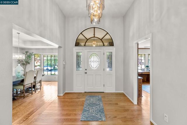109 Bria Ct, Walnut Creek CA: https://media.crmls.org/mediaz/e564886c-da6c-41a2-ab92-e1ab7ec7223f.jpg