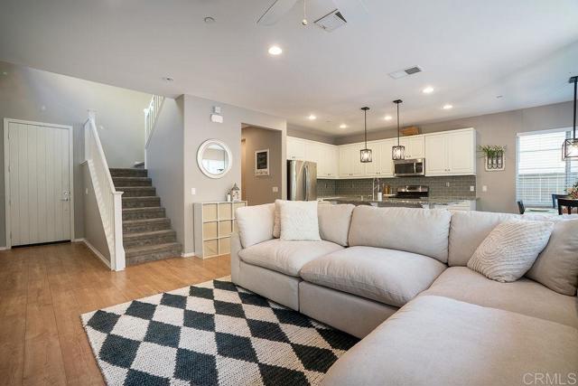 Detail Gallery Image 7 of 39 For 1132 Cherry Tree Lane, Vista,  CA 92084 - 4 Beds | 2/1 Baths