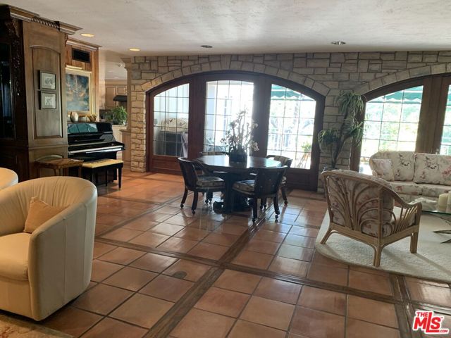 Drew Fenton | 16560 Park Lane Circle Los Angeles CA | MLS: 7286867