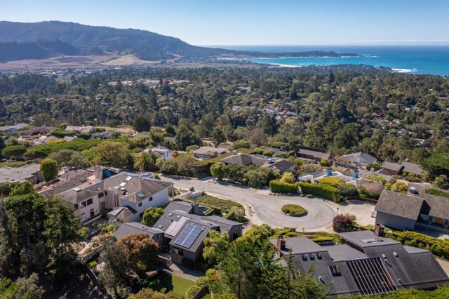 3493 Greenfield Place, Carmel CA: https://media.crmls.org/mediaz/e565e477-9d08-449c-8cc5-6771877d2170.jpg