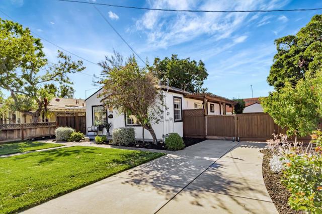 2571 Los Coches Avenue, San Jose CA: https://media.crmls.org/mediaz/e5665233-b9be-4e2a-bb22-a3a76f4a5290.jpg