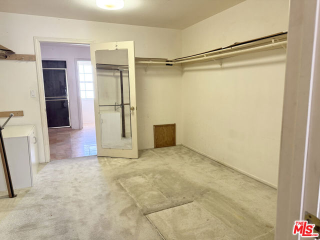 1137 Eagle Vista Drive, Los Angeles CA: https://media.crmls.org/mediaz/e566e189-541b-450d-b70e-7dd88c679bc2.jpg