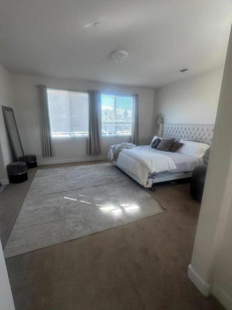 755 Alicante Drive, Hollister CA: https://media.crmls.org/mediaz/e566e98d-7d50-4a50-8d44-f3bd21f25e08.jpg