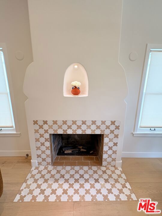 1225 California Avenue, Santa Monica CA: https://media.crmls.org/mediaz/e5671a1b-58b3-4801-a8ef-94424d2716f6.jpg