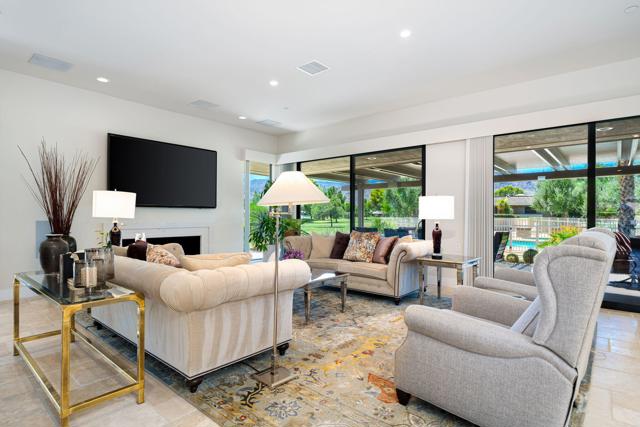 9 Furman Court, Rancho Mirage CA: https://media.crmls.org/mediaz/e5673a06-d48a-4752-97eb-25f67405670d.jpg