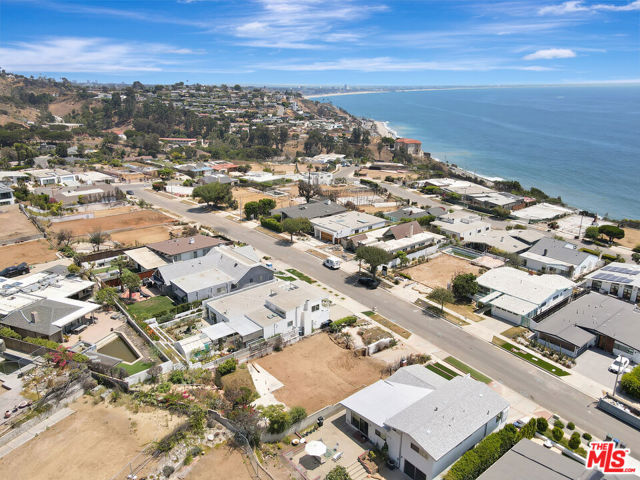 Drew Fenton | 18151 Kingsport Drive Malibu CA | MLS: 7358785