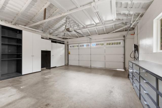 1098 Muir Way, Los Altos CA: https://media.crmls.org/mediaz/e5685862-8276-43b6-a677-377709df90d6.jpg