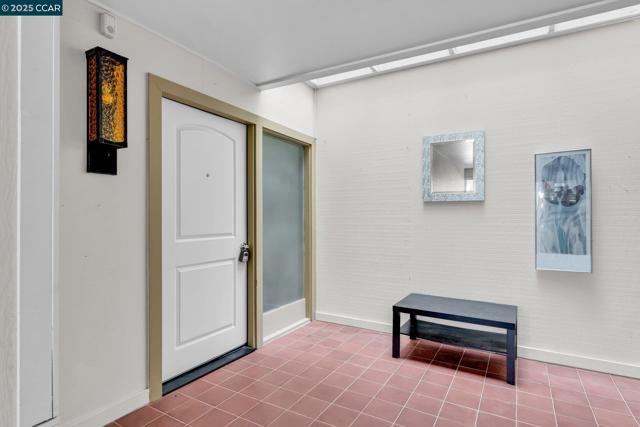 1200 Canyonwood Ct, Walnut Creek CA: https://media.crmls.org/mediaz/e5687988-bcc6-489a-ac47-f62821b0f6bf.jpg