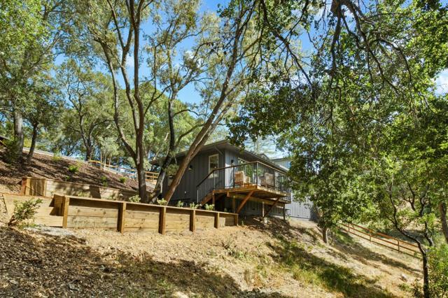 17119 Crescent Drive, Los Gatos CA: https://media.crmls.org/mediaz/e5692a9c-0419-43d0-9dec-0316efb9b810.jpg