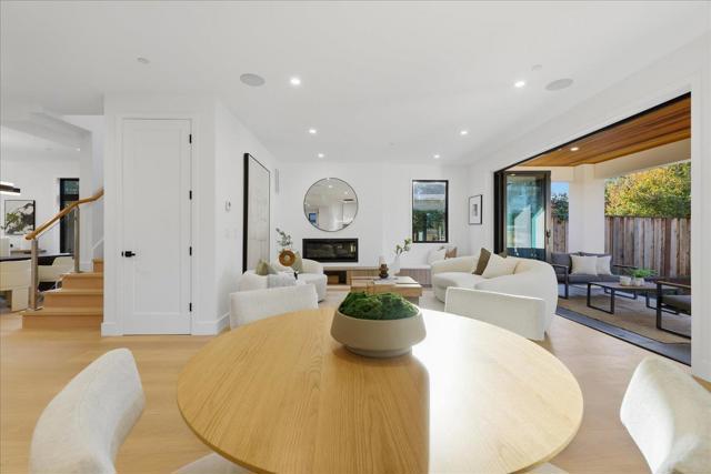 852 La Para Avenue, Palo Alto CA: https://media.crmls.org/mediaz/e569eb5c-1dfc-4d48-a6c9-04c400bdae89.jpg