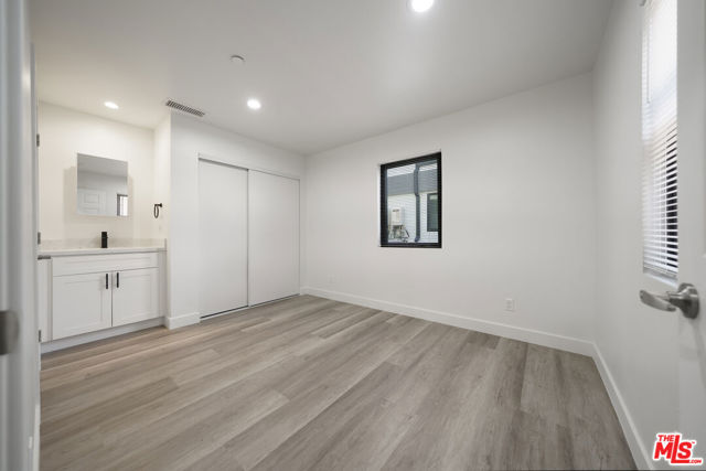 4112 1/2 S Normandie Avenue, Los Angeles CA: https://media.crmls.org/mediaz/e56a7bda-2660-4cb9-9913-c4df47a4e1fc.jpg