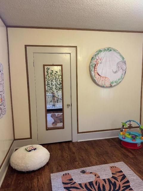 2727 Blenheim Avenue, Redwood City CA: https://media.crmls.org/mediaz/e56b86f9-f457-4170-9ea0-00206377e212.jpg