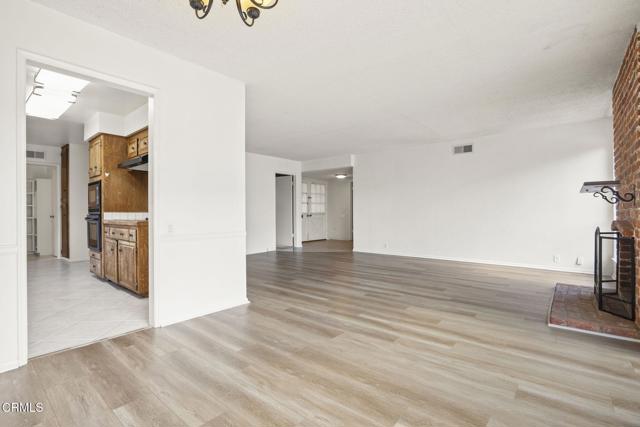 1138 Lantana Street, Camarillo CA: https://media.crmls.org/mediaz/e56bc945-b2bd-42a3-8f6c-e4166692b83d.jpg