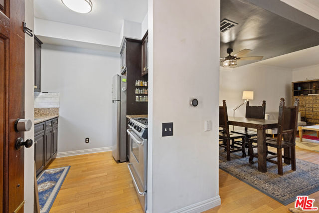 14256 Victory Boulevard, Van Nuys CA: https://media.crmls.org/mediaz/e56cfea1-5c83-4a3c-9e52-c206b4724555.jpg