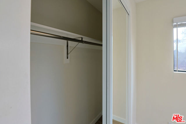 1277 W 23rd Street, Los Angeles CA: https://media.crmls.org/mediaz/e56d577a-5287-4f38-9617-9dfc772f946a.jpg