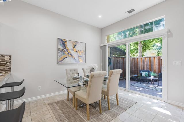 4119 Veneto Ct, Pleasanton CA: https://media.crmls.org/mediaz/e56e69cf-4fa7-4cb7-92d4-69a221cb4f2a.jpg