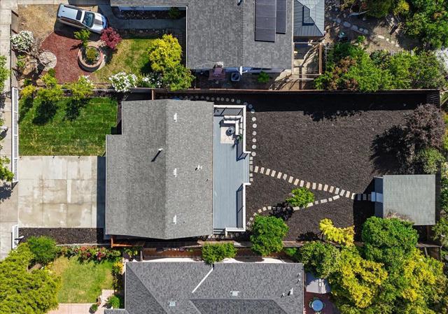 571 Hamilton Avenue, Menlo Park CA: https://media.crmls.org/mediaz/e56e69de-bd9d-4d81-aefa-16f4f2b69f46.jpg