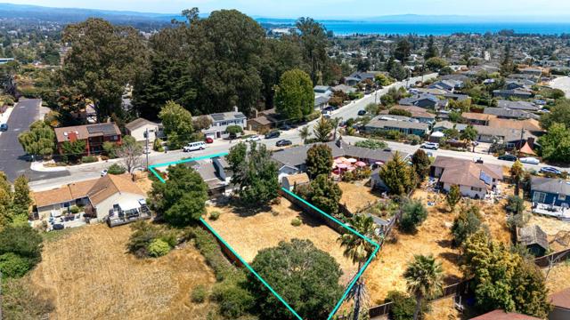 411 Alta Vista Dr, Santa Cruz CA: https://media.crmls.org/mediaz/e56e8e3b-88ae-4b9e-994f-3204e1bd8e00.jpg