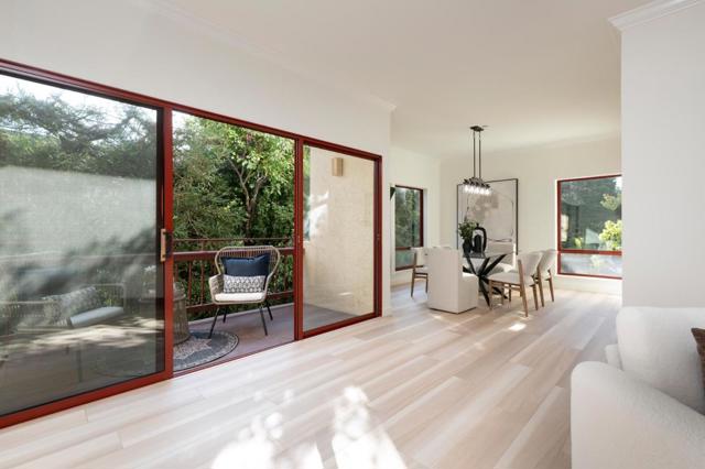 10 9th Avenue, San Mateo CA: https://media.crmls.org/mediaz/e56f4c86-48aa-487e-b03f-e613208f2e43.jpg