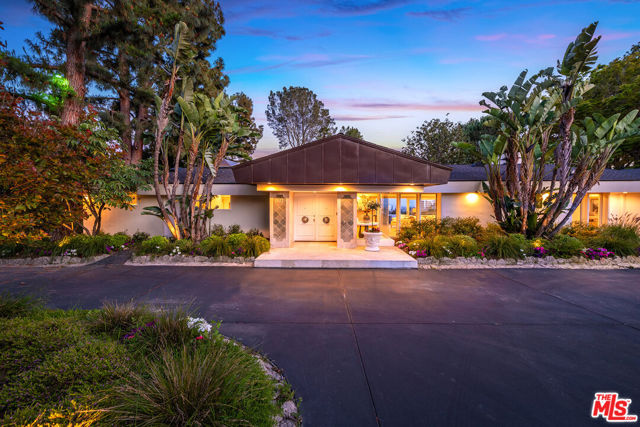 1177 Loma Linda Drive, Beverly Hills CA: https://media.crmls.org/mediaz/e56f6d1c-3deb-4988-9cf5-8f2853f06997.jpg
