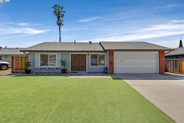 2715 Mosswood Dr, San Jose CA: https://media.crmls.org/mediaz/e570a08f-eb9d-4b3f-a8bc-de920dfcbcf0.jpg