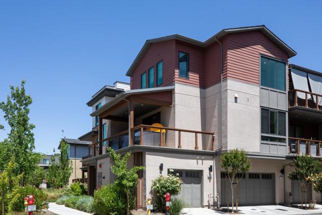 15117 Shore Drive, Los Gatos CA: https://media.crmls.org/mediaz/e5710dc4-ccbc-4d6b-8843-20c7d7b6744f.jpg