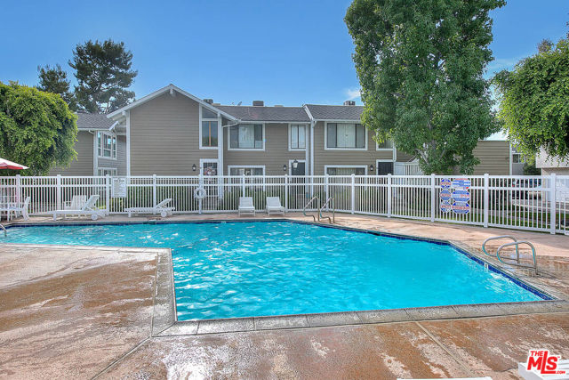 700 W Walnut Avenue, Orange CA: https://media.crmls.org/mediaz/e5715108-c970-4580-b6a6-978dda0be45f.jpg