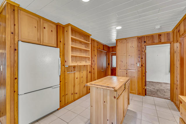 52551 Pine Ridge Road, Idyllwild CA: https://media.crmls.org/mediaz/e571a24a-4918-47ef-b6e7-191d63718b3e.jpg