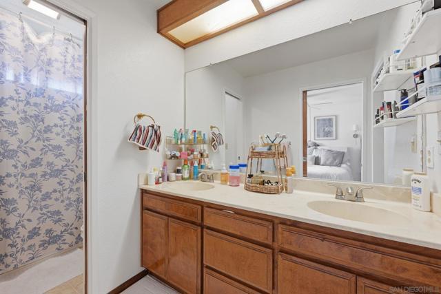 Image 18 of 45 For 1460 Hornblend