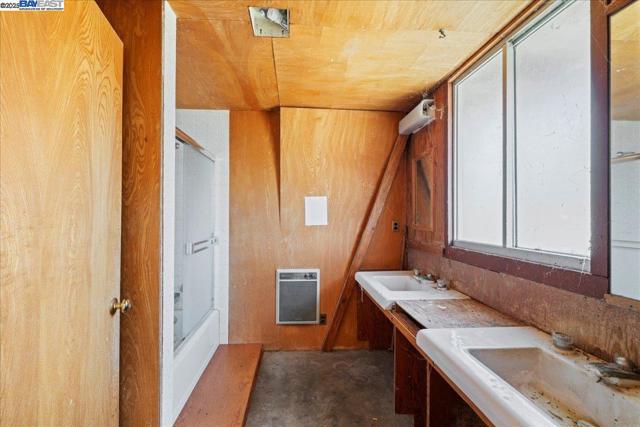 6400 Mines Rd, Livermore CA: https://media.crmls.org/mediaz/e573025c-0c24-46e5-84fb-86916ef4aa86.jpg