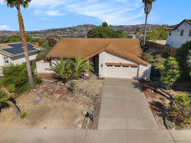 3008 Garboso Street, Carlsbad CA: https://media.crmls.org/mediaz/e573507a-7e1e-4076-b7d7-5df129e323cb.jpg