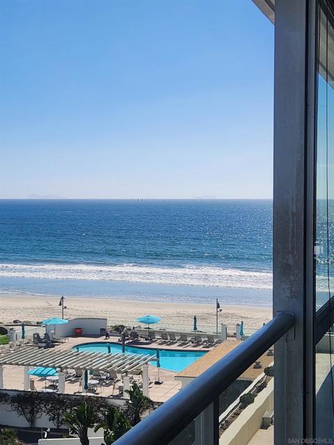 1730 Avenida Del Mundo, Coronado CA: https://media.crmls.org/mediaz/e5749f51-4628-4b6c-ac21-d52b1e6d42b7.jpg