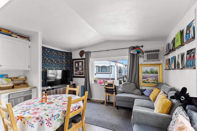 Detail Gallery Image 3 of 17 For 998 E Main St #31,  El Cajon,  CA 92021 - 1 Beds | 1 Baths