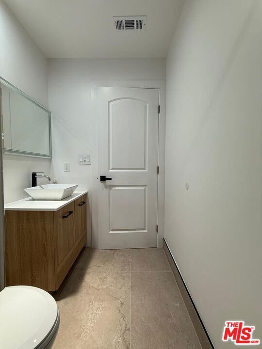 5759 1/2 Lemp Avenue, North Hollywood CA: https://media.crmls.org/mediaz/e574b997-0ef8-4822-b454-0d3c624a495d.jpg