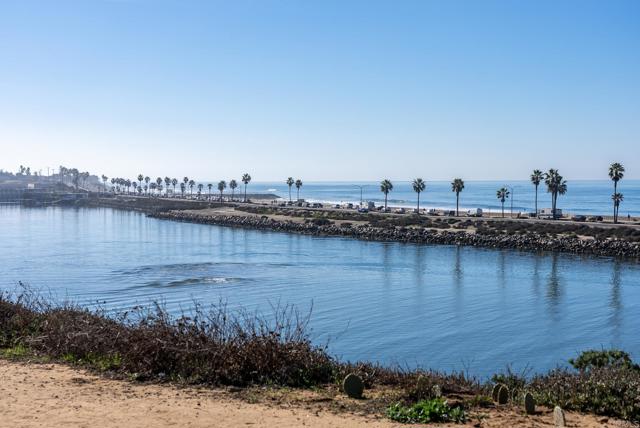 238 Date Ave, Carlsbad CA: https://media.crmls.org/mediaz/e574f94b-97a1-4edb-9821-2118f67855ff.jpg