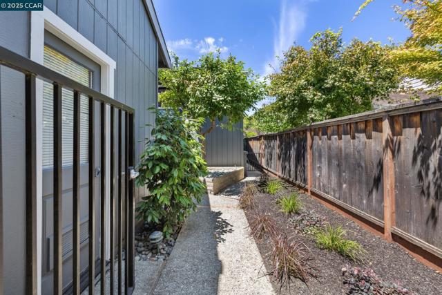 718 AUGUSTA DRIVE, Moraga CA: https://media.crmls.org/mediaz/e5752e5e-658d-49f7-9918-d88779d87fa5.jpg
