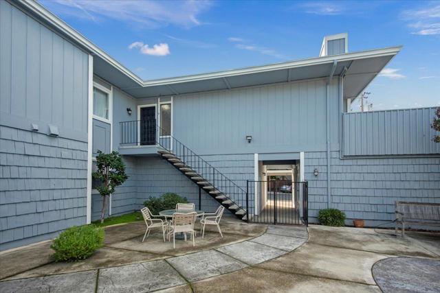 480 Lassen Street, Los Altos CA: https://media.crmls.org/mediaz/e5754bef-5c58-4944-ac85-ad709c40f4ec.jpg