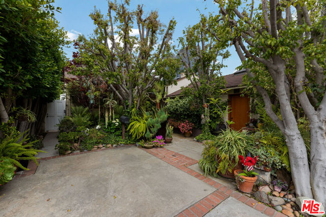 Image 3 for 1848 Fox Hills Dr, Los Angeles, CA 90025