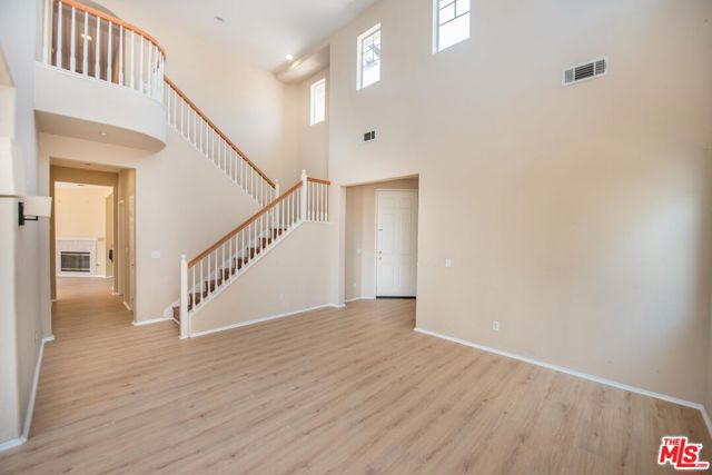 Image 4 of 25 For 11372 Bridgeway Court