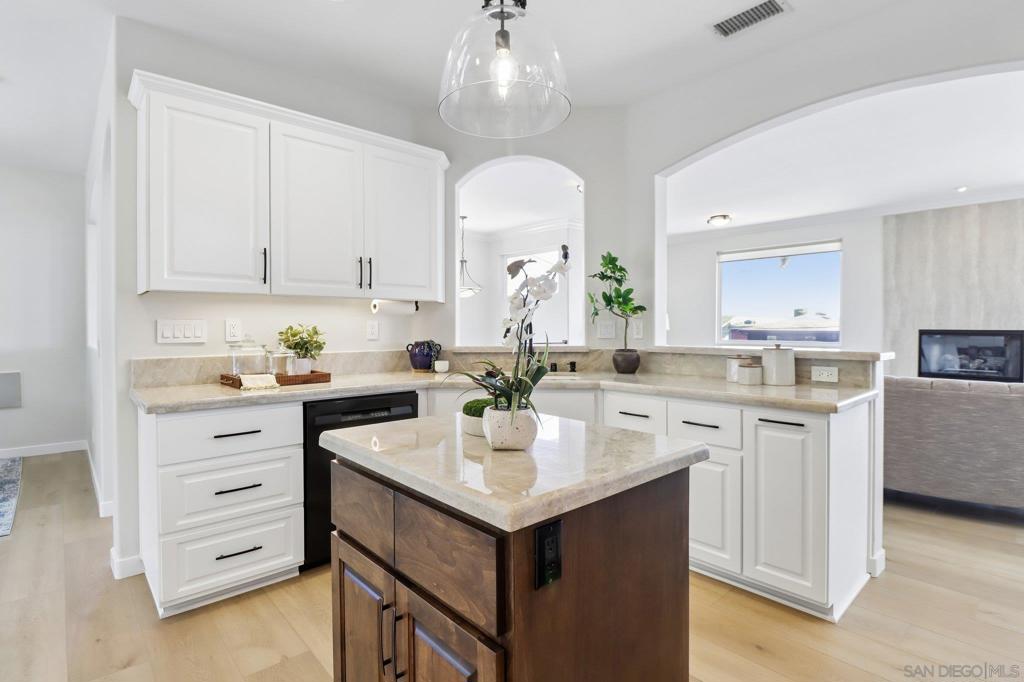 2410 Geranium St - photo 16